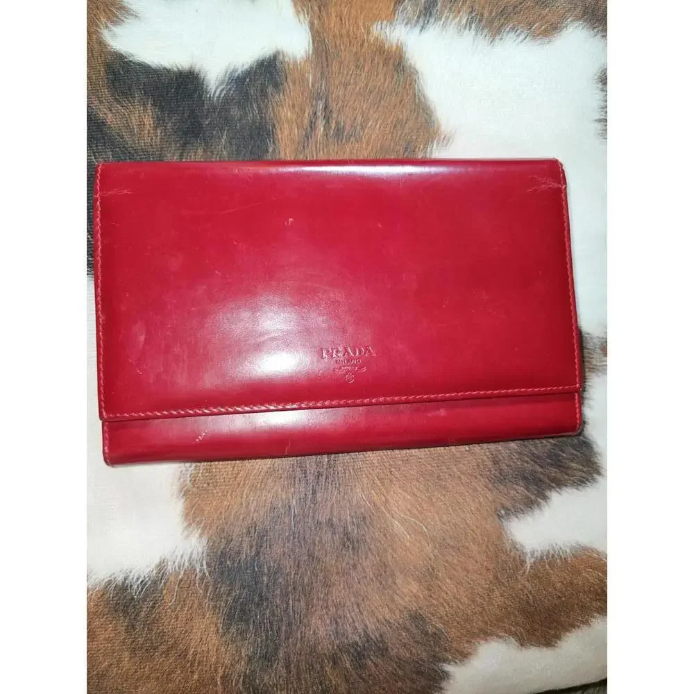 Red Prada Wallet - Picture 2 of 14